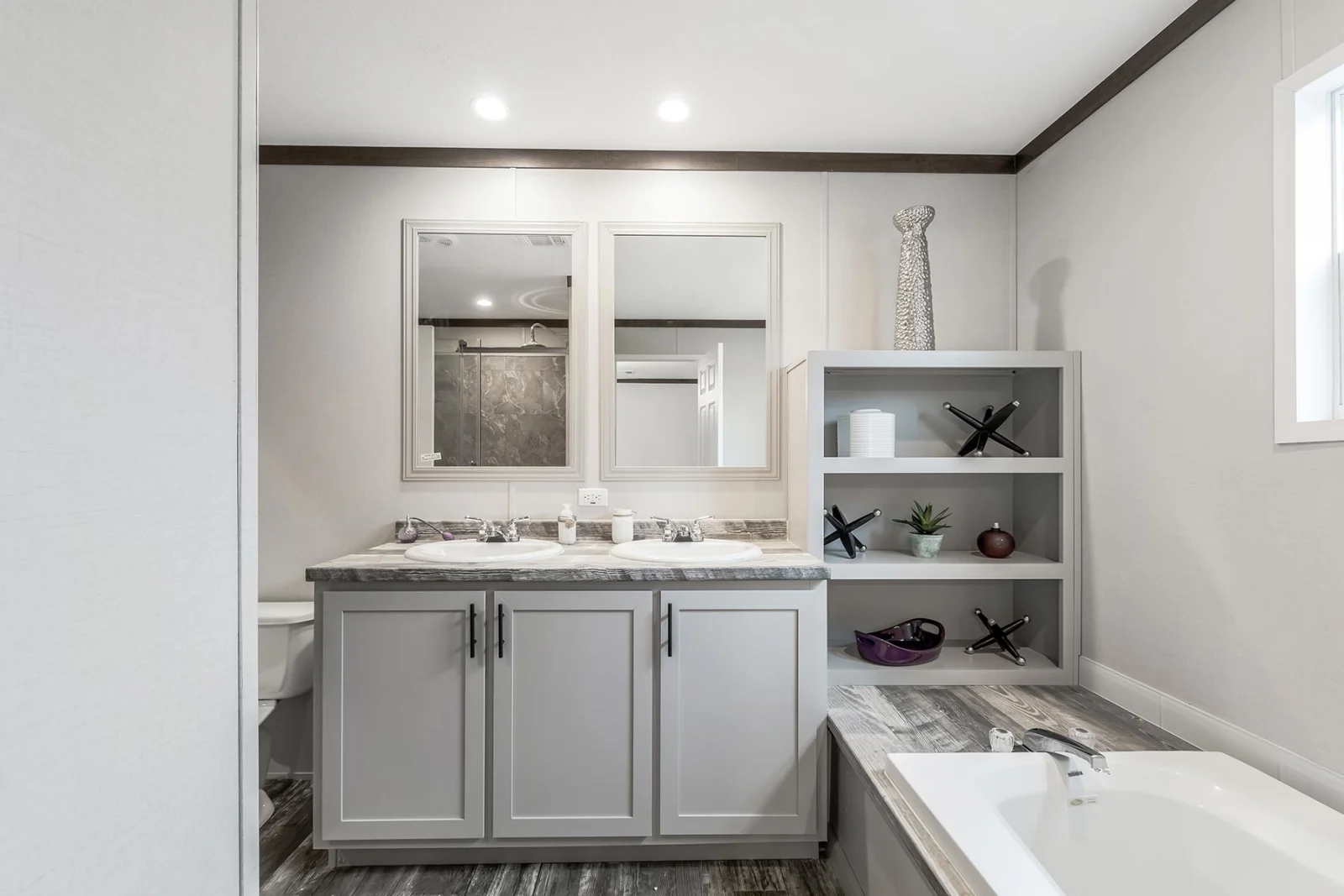 Full Guest Bath