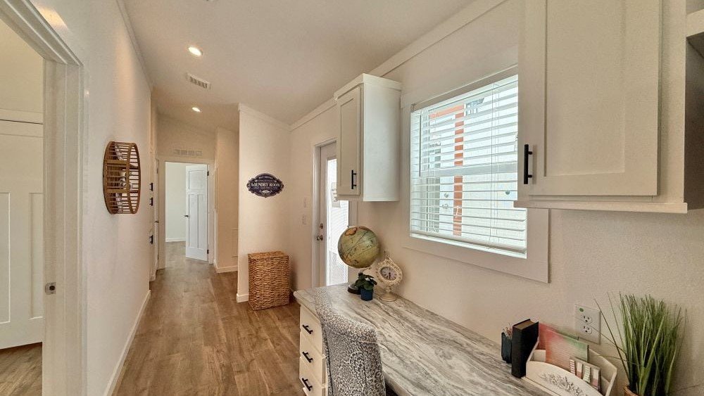 Kitchen Island & Dining