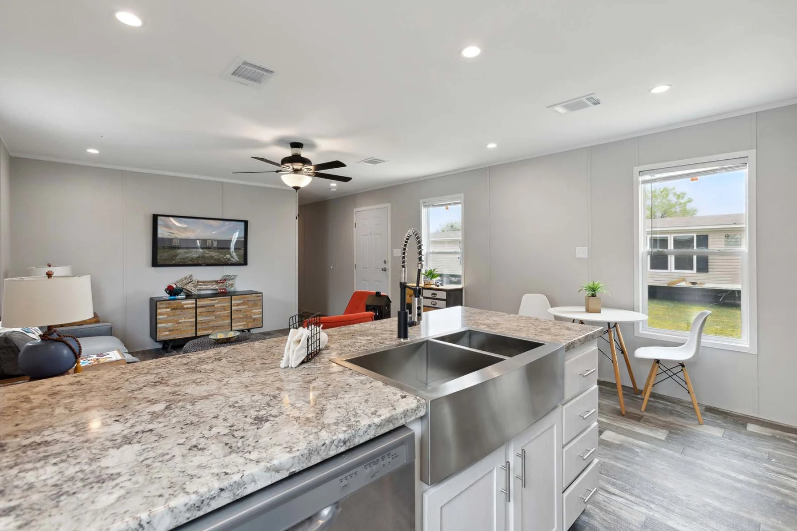 Kitchen Island & Dining