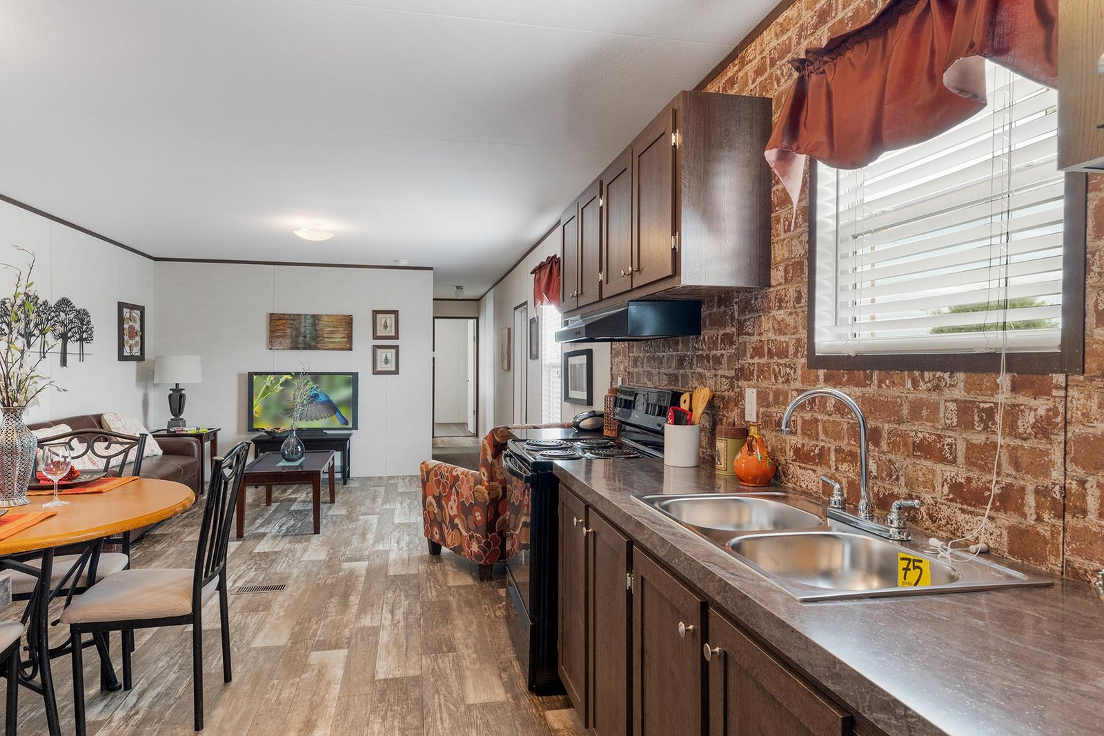 Kitchen Island & Dining